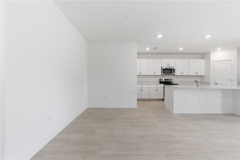 Casa en alquiler en Wesley Chapel, Florida, 5 dormitorios, 205.78 m2 № 2094363 - foto 9