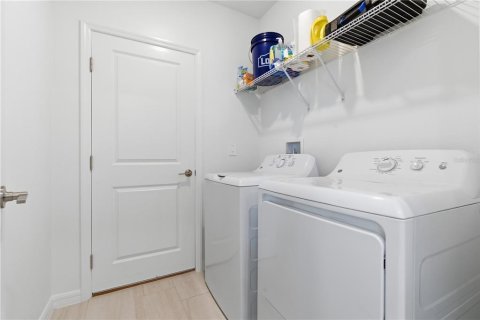 Casa en alquiler en Wesley Chapel, Florida, 5 dormitorios, 205.78 m2 № 2094363 - foto 17