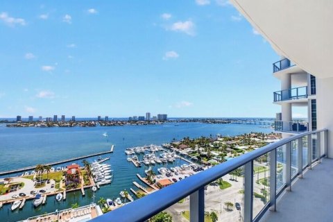 Condo in West Palm Beach, Florida, 3 bedrooms  № 2245711 - photo 10