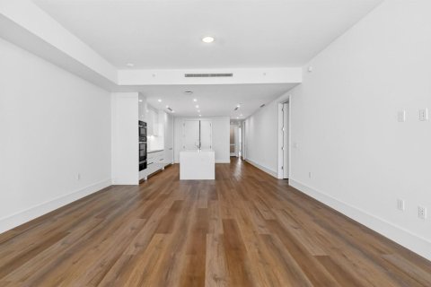 Condo in West Palm Beach, Florida, 3 bedrooms  № 2245711 - photo 15