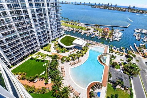 Condo in West Palm Beach, Florida, 3 bedrooms  № 2245711 - photo 14