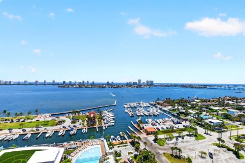 Condo in West Palm Beach, Florida, 3 bedrooms  № 2245711 - photo 13