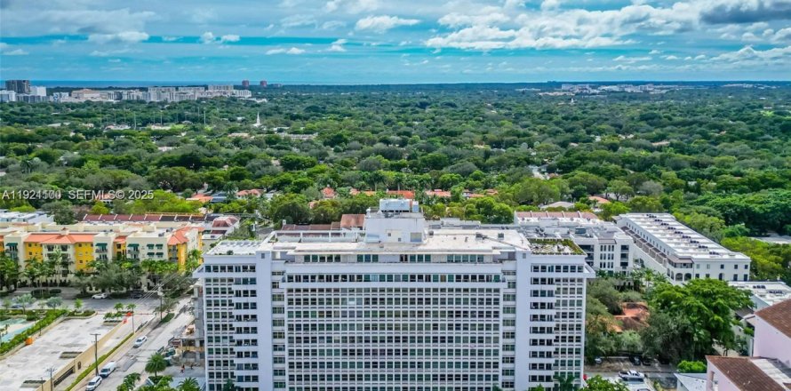 Studio à Condo à Coral Gables, Floride  № 2039724