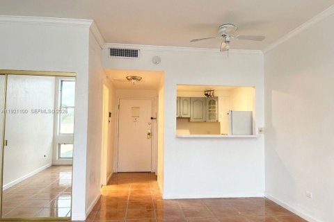 Copropriété à vendre à Coral Gables, Floride: 41.81 m2 № 2039724 - photo 6