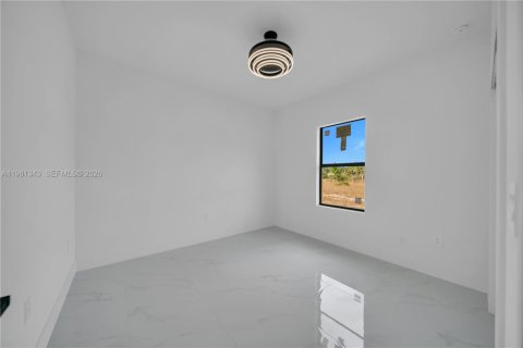 Villa ou maison à vendre à Lehigh Acres, Floride: 3 chambres № 2046890 - photo 10