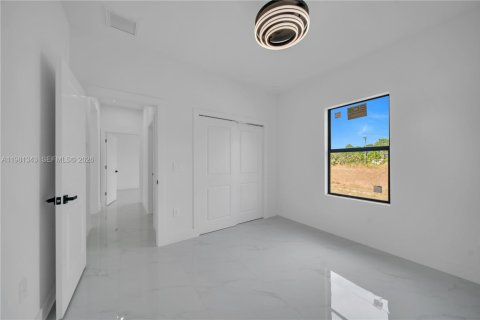 Villa ou maison à vendre à Lehigh Acres, Floride: 3 chambres № 2046890 - photo 16