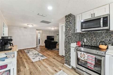 House in Port Richey, Florida 2 bedrooms, 106.84 sq.m. № 1544153 - photo 16