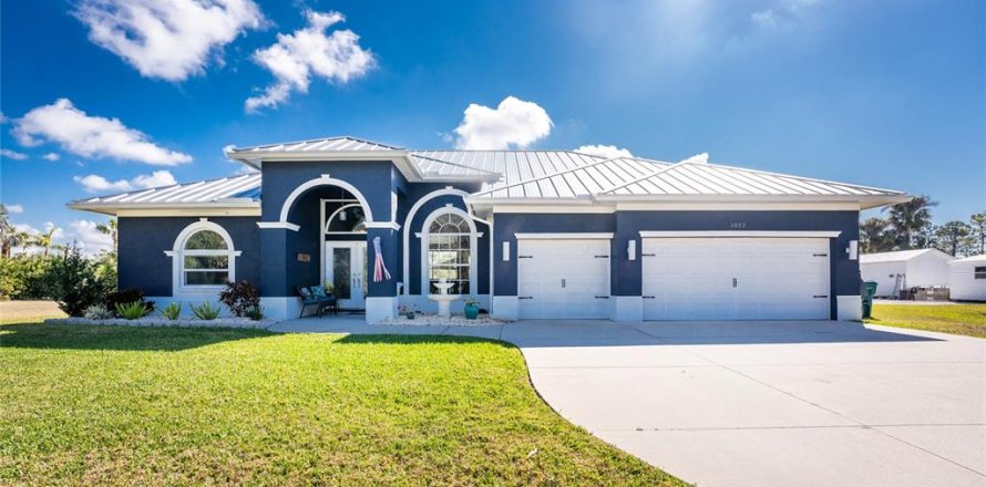 Casa en Port Charlotte, Florida 3 dormitorios, 218.13 m2 № 1558218