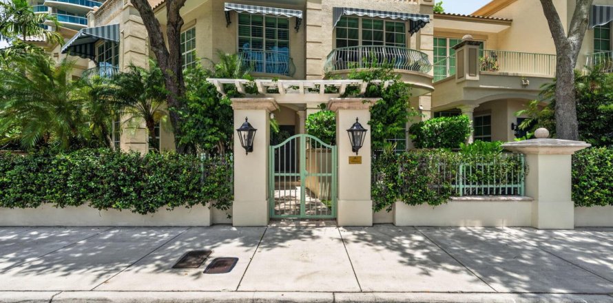 Adosado en Fort Lauderdale, Florida 3 dormitorios, 397.62 m2 № 2353063