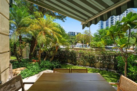 Adosado en venta en Fort Lauderdale, Florida, 3 dormitorios, 397.62 m2 № 2353063 - foto 27