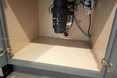 Condo in North Miami Beach, Florida, 1 bedroom № 1942550 - photo 7