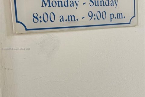 Condo in North Miami Beach, Florida, 1 bedroom № 1942550 - photo 27