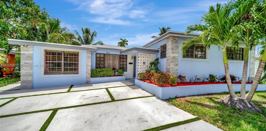 House in Miami, Florida 4 bedrooms, 169.18 sq.m. № 1777843