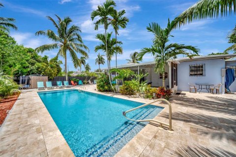 House in Miami, Florida 4 bedrooms, 169.18 sq.m. № 1777843 - photo 2