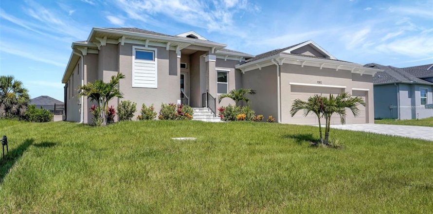 House in Port Charlotte, Florida 4 bedrooms, 209.31 sq.m. № 1843051
