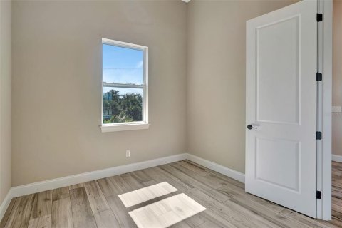 House in Port Charlotte, Florida 4 bedrooms, 209.31 sq.m. № 1843051 - photo 22