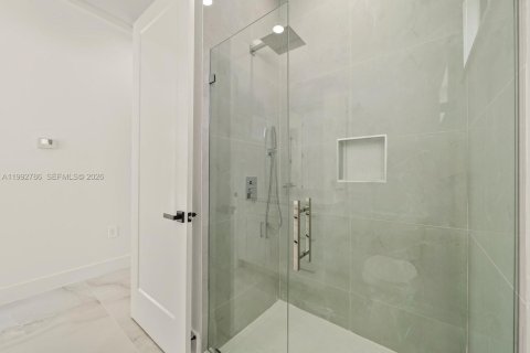 House in Lehigh Acres, Florida 3 bedrooms, 145.67 sq.m. № 2056980 - photo 24