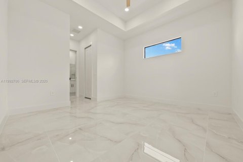 House in Lehigh Acres, Florida 3 bedrooms, 145.67 sq.m. № 2056980 - photo 18