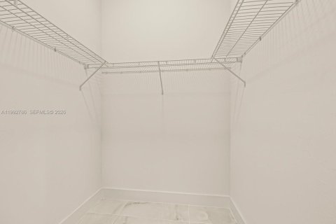 House in Lehigh Acres, Florida 3 bedrooms, 145.67 sq.m. № 2056980 - photo 20