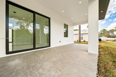 House in Lehigh Acres, Florida 3 bedrooms, 145.67 sq.m. № 2056980 - photo 29