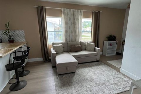House in Saint Petersburg, Florida 2 bedrooms, 70.88 sq.m. № 1870537 - photo 7