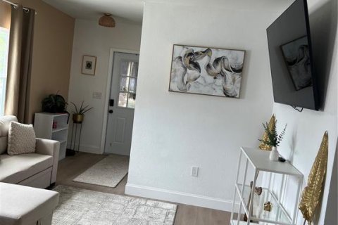 House in Saint Petersburg, Florida 2 bedrooms, 70.88 sq.m. № 1870537 - photo 9