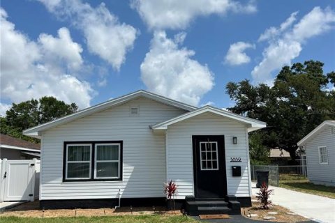 House in Saint Petersburg, Florida 2 bedrooms, 70.88 sq.m. № 1870537 - photo 2