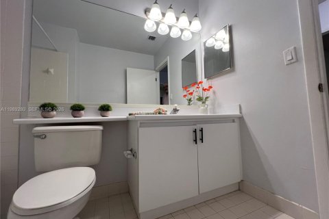 Townhouse in Weston, Florida 3 bedrooms, 153.29 sq.m. № 2057103 - photo 24