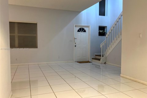 Townhouse in Weston, Florida 3 bedrooms, 153.29 sq.m. № 2057103 - photo 3