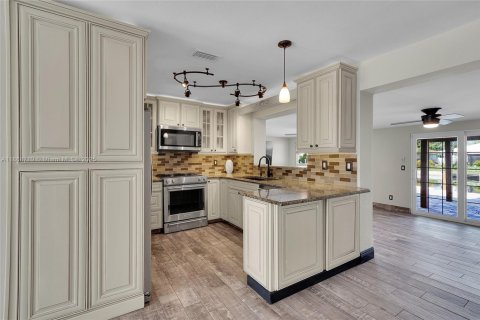 Casa en venta en Pompano Beach, Florida, 3 dormitorios, 173.63 m2 № 1921601 - foto 9