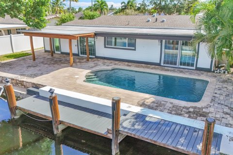 Casa en venta en Pompano Beach, Florida, 3 dormitorios, 173.63 m2 № 1921601 - foto 2