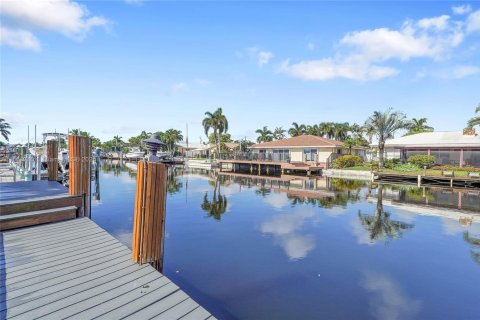Casa en venta en Pompano Beach, Florida, 3 dormitorios, 173.63 m2 № 1921601 - foto 30