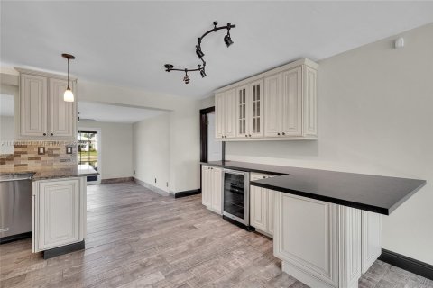 Casa en venta en Pompano Beach, Florida, 3 dormitorios, 173.63 m2 № 1921601 - foto 10