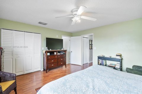 Villa ou maison à vendre à Miami, Floride: 3 chambres, 150.87 m2 № 2084855 - photo 24