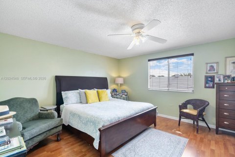 Villa ou maison à vendre à Miami, Floride: 3 chambres, 150.87 m2 № 2084855 - photo 22