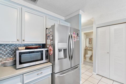 Villa ou maison à vendre à Miami, Floride: 3 chambres, 150.87 m2 № 2084855 - photo 18