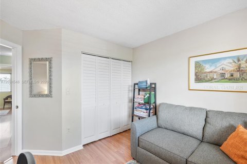 Villa ou maison à vendre à Miami, Floride: 3 chambres, 150.87 m2 № 2084855 - photo 27
