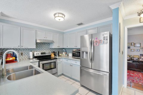 Villa ou maison à vendre à Miami, Floride: 3 chambres, 150.87 m2 № 2084855 - photo 15