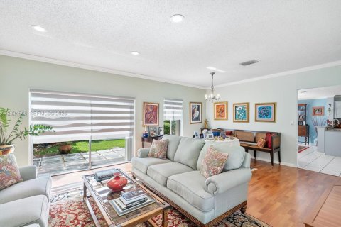 Villa ou maison à vendre à Miami, Floride: 3 chambres, 150.87 m2 № 2084855 - photo 6