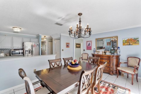 Villa ou maison à vendre à Miami, Floride: 3 chambres, 150.87 m2 № 2084855 - photo 14