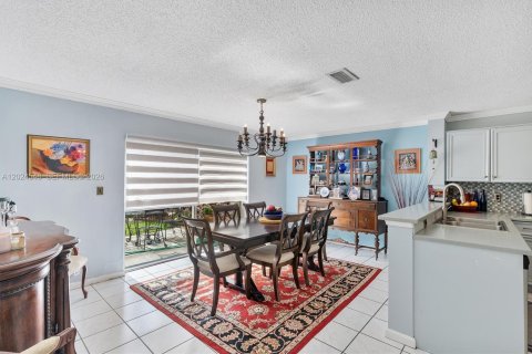 Villa ou maison à vendre à Miami, Floride: 3 chambres, 150.87 m2 № 2084855 - photo 12