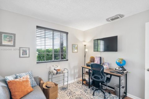 Villa ou maison à vendre à Miami, Floride: 3 chambres, 150.87 m2 № 2084855 - photo 26