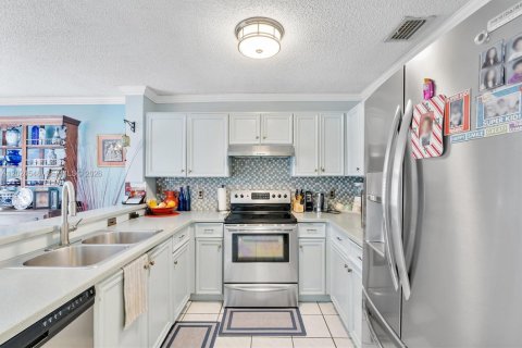 Villa ou maison à vendre à Miami, Floride: 3 chambres, 150.87 m2 № 2084855 - photo 16