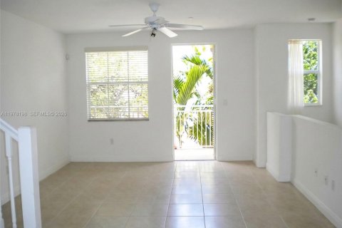 Adosado en venta en Fort Lauderdale, Florida, 2 dormitorios, 155.98 m2 № 2049332 - foto 4