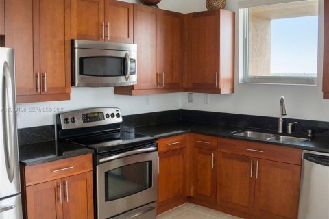 Adosado en venta en Fort Lauderdale, Florida, 2 dormitorios, 155.98 m2 № 2049332 - foto 10