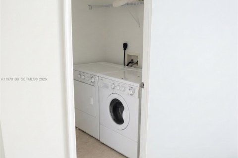 Adosado en venta en Fort Lauderdale, Florida, 2 dormitorios, 155.98 m2 № 2049332 - foto 8