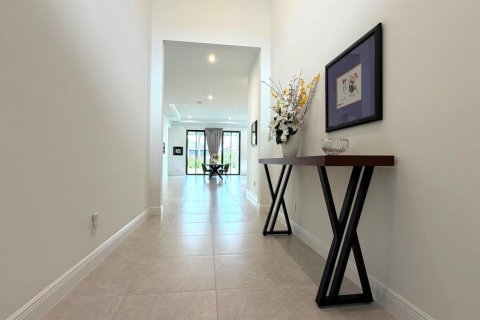 Villa ou maison à vendre à Port St. Lucie, Floride: 3 chambres, 257.9 m2 № 2293435 - photo 2