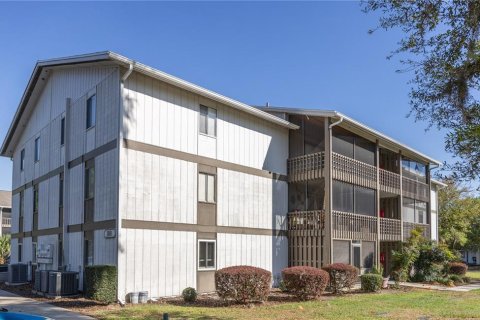 Condominio en venta en Gainesville, Florida, 2 dormitorios, 93.18 m2 № 2152357 - foto 2