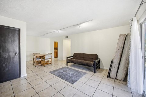 Condominio en venta en Gainesville, Florida, 2 dormitorios, 93.18 m2 № 2152357 - foto 6