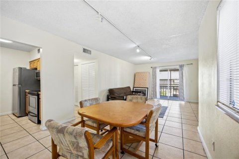 Condominio en venta en Gainesville, Florida, 2 dormitorios, 93.18 m2 № 2152357 - foto 8
